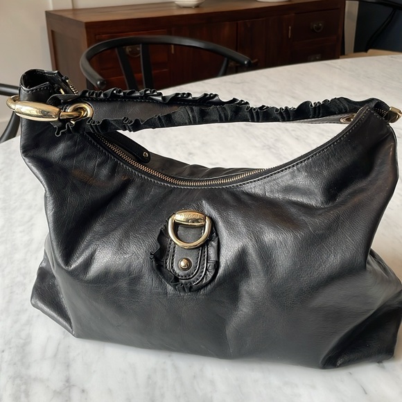 Authentic Gucci Sabrina handbag. Black leather. Ruffle strap - Picture 2 of 9